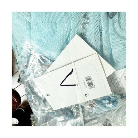 Mac Duggal Women's Floral Embellished Halter Backless A Line Gown Size 10 NWT - Picture 9 of 11